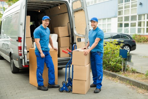 Twickenham moving van transport for furniture and boxes